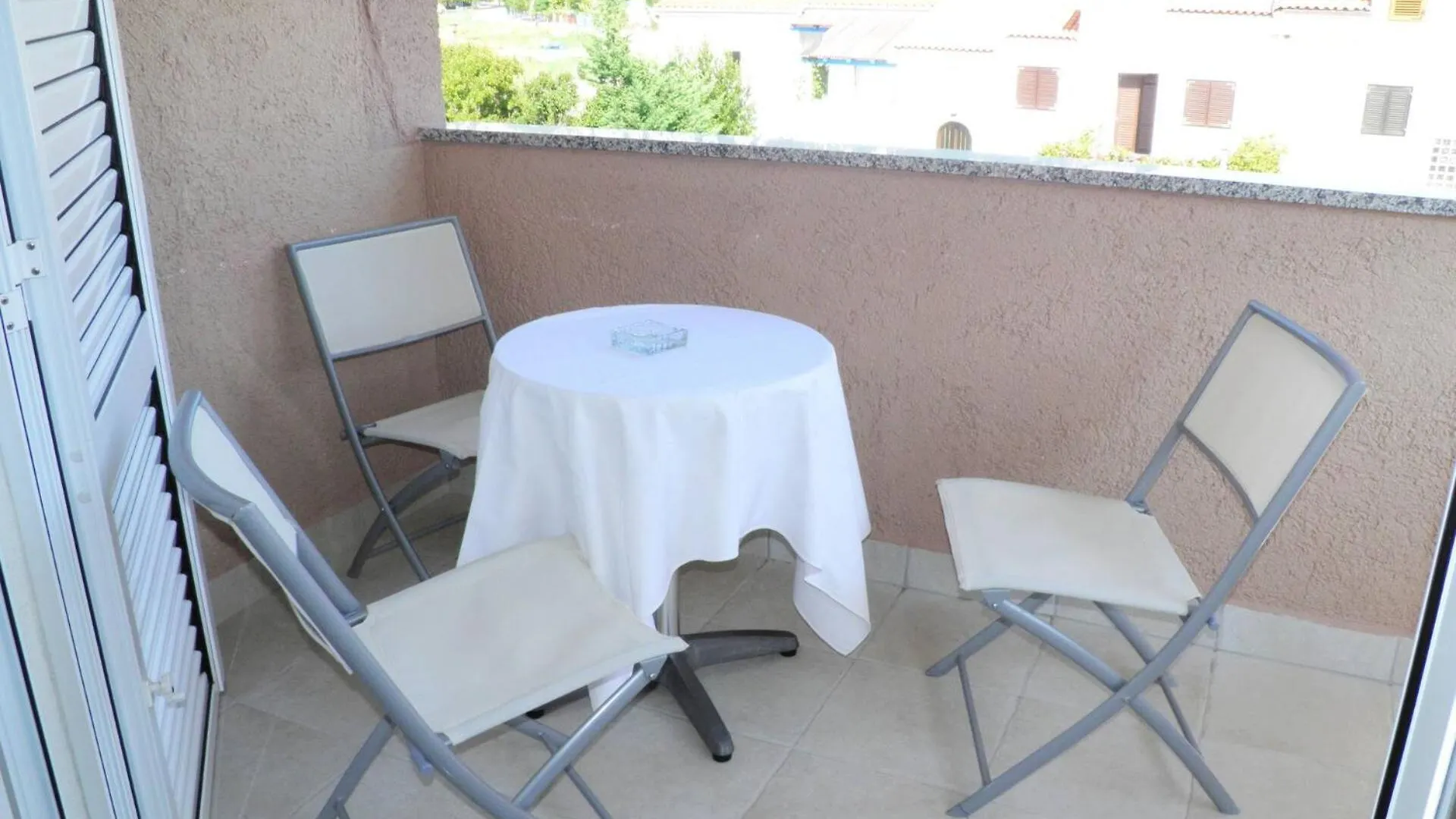 Apartments Klaric Baska  0*, Baska (Krk)